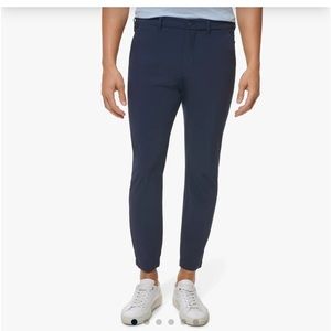 Mizzen & Main Helmsman joggers.